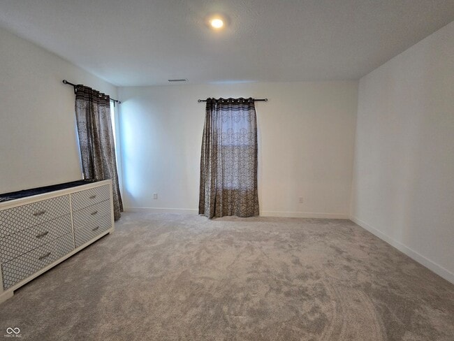 Building Photo - 5128 Summerton St