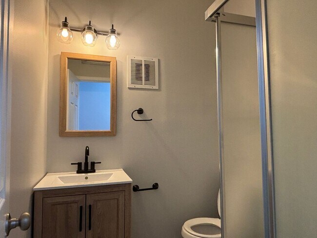 Building Photo - 1338 Barth Ave