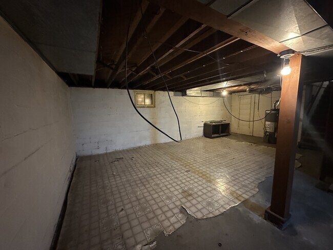 Building Photo - 940 Lindbergh Ave