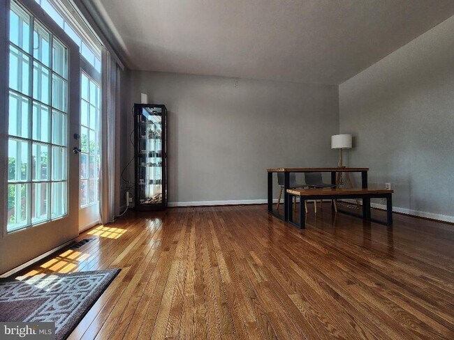Building Photo - 13561 Flowerfield Dr