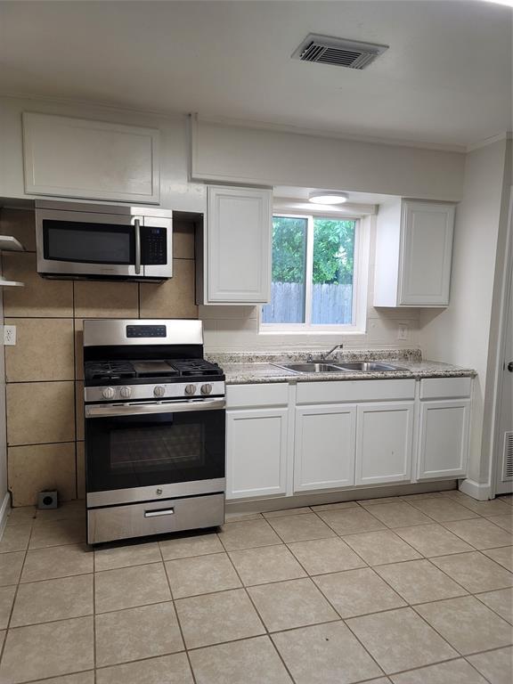 Building Photo - 904 Chote Ave