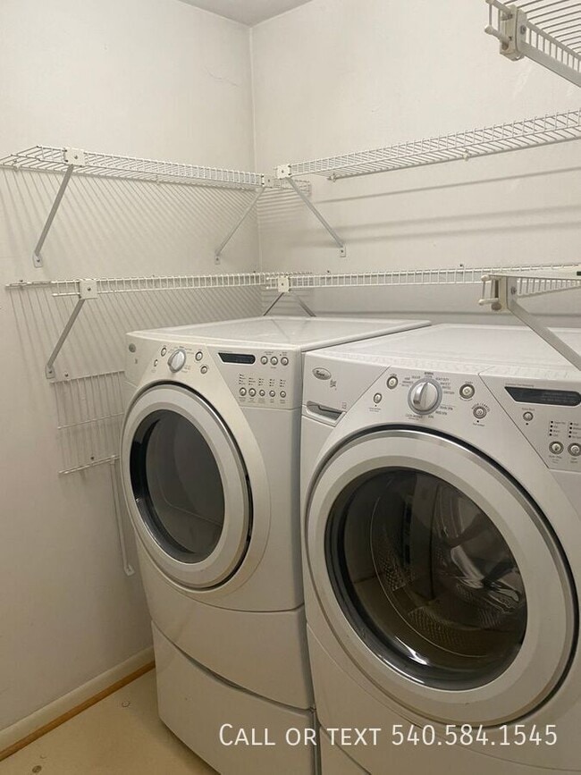 Building Photo - 307 Windward Dr SW