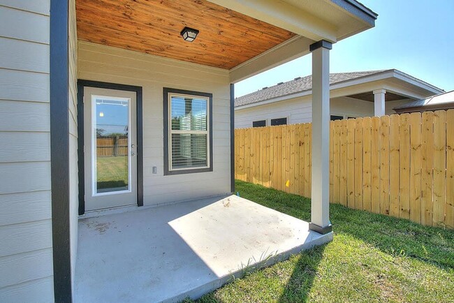 Building Photo - 7522 Sable Creek Dr