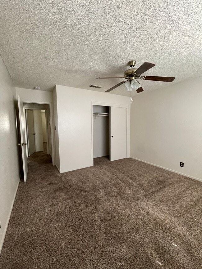 Building Photo - 291 W Alexander Ave