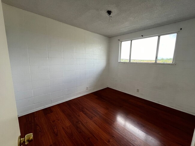 Building Photo - Kunia Palms (Waipahu) - 2 bedroom, 1 bathr...