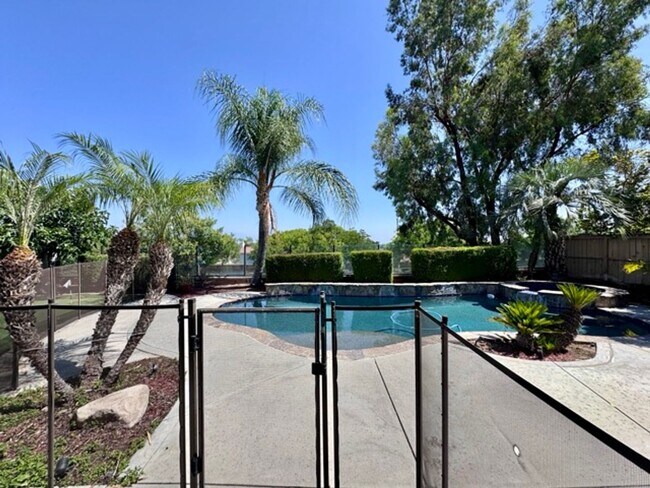 Building Photo - Beautiful Corona Pool Home with 4 bedroom ...