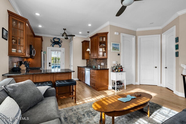 Building Photo - 120 10th Ave