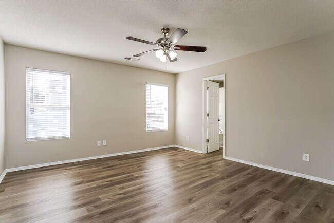 Building Photo - 3168 Varcroft Rd