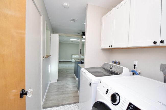 Building Photo - 12143 Audie Ct