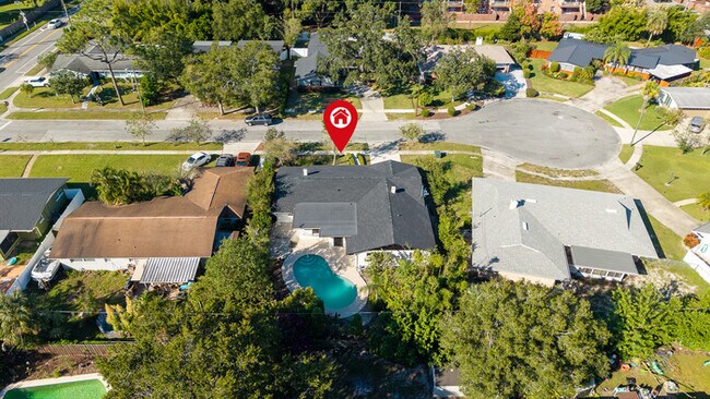 Building Photo - Newly Renovated Pool Home