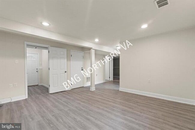 Building Photo - 8461 Yellow Leaf Ct