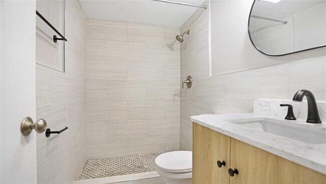 Building Photo - 3111 Oakland Shores Dr