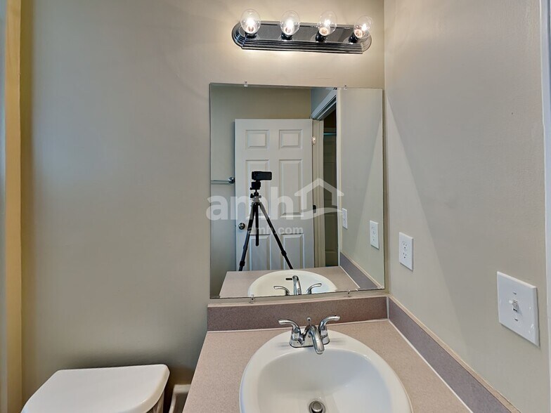 Building Photo - 12344 Benton Harbor Dr S