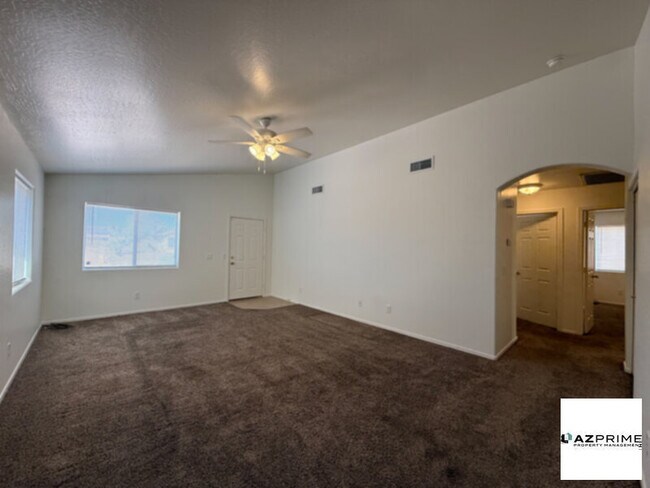 Building Photo - Gorgeous 3/2 Arizona City House!