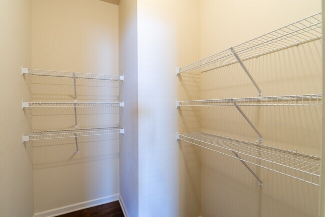 Building Photo - 3375 Grove Landing Cir