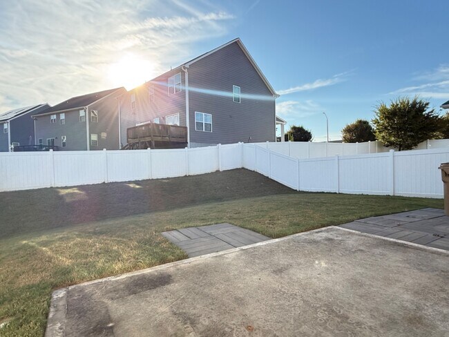 Building Photo - 3 Bedroom Single Family House for Rent