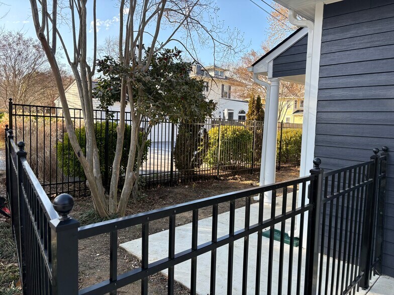 Building Photo - 3600 Moss Side Ave