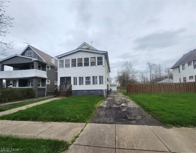 Building Photo - 3353 E 125th St