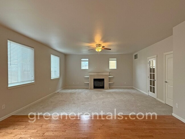 Building Photo - 4BR/2.5BA with Bonus Loft and Den in Lacey