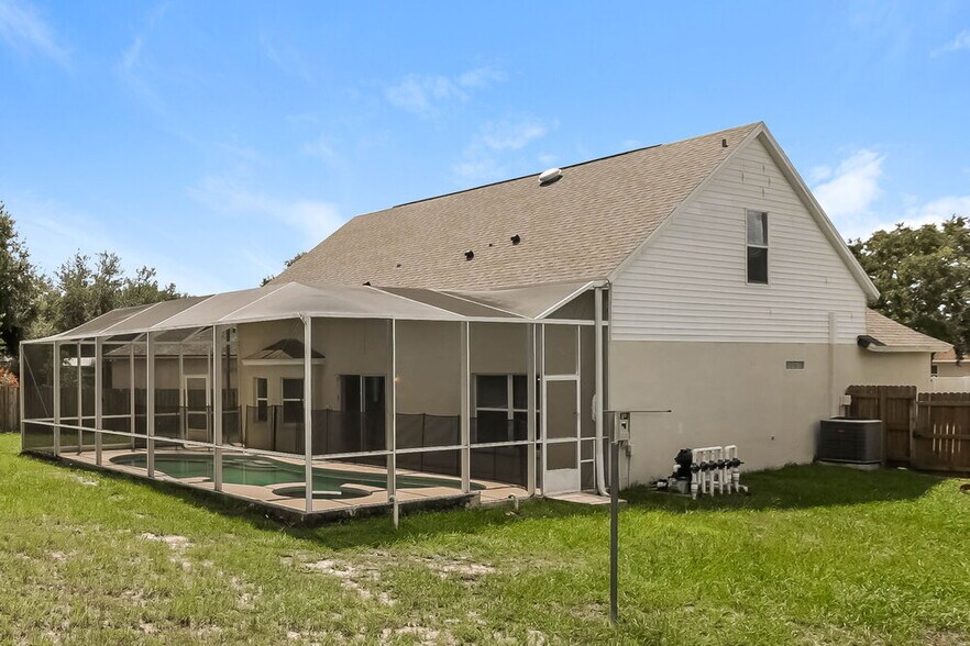 Building Photo - 3002 Summer Cruise Dr