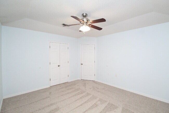 Building Photo - Charming 2BD/2BA Cottage in the Cottages a...