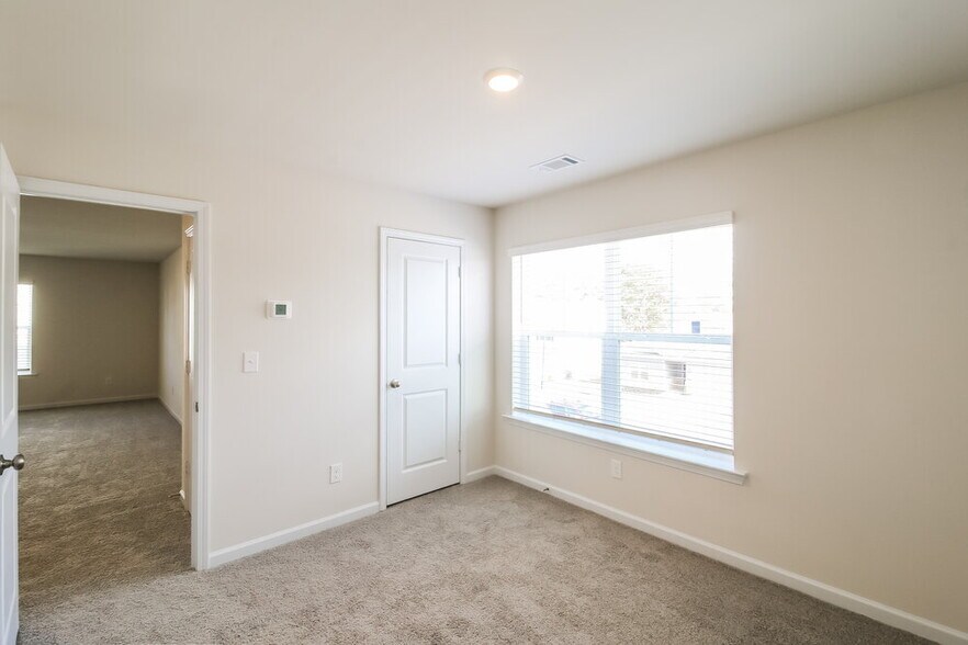 Building Photo - 268 Limestone Cir