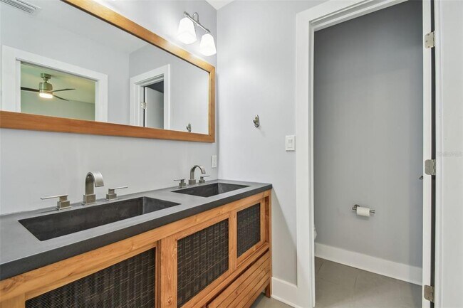 Building Photo - 340 Mehlenbacher Rd