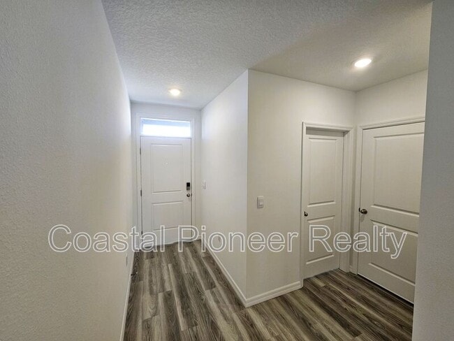 Building Photo - 32476 Weathered Oak Dr