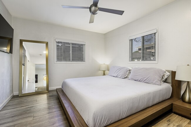 Building Photo - 3740 E Mayfield St