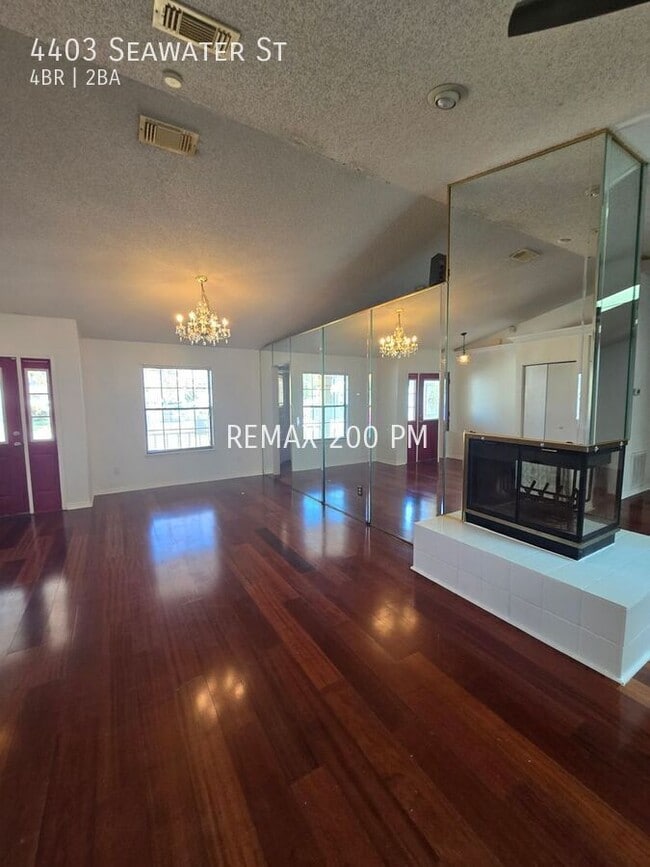 Building Photo - 4403 Seawater St