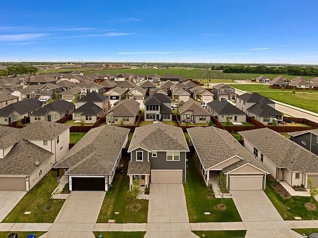 Building Photo - 960 Summer Dr