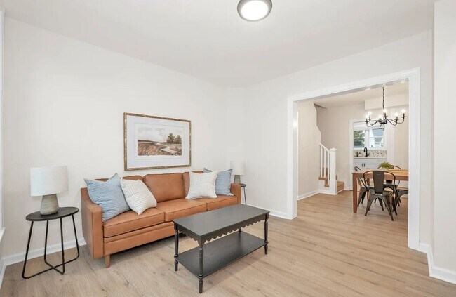 Building Photo - 206 Dill Ave