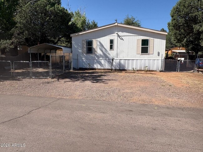 Building Photo - 1007 W Saddle Ln