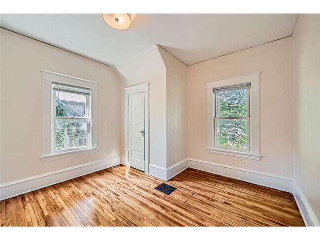 Building Photo - 3014 N Humboldt Ave