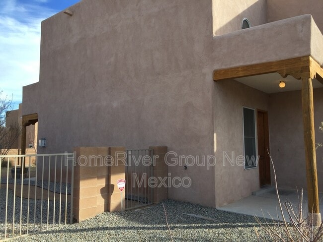 Building Photo - 828 Kipuka Dr NW