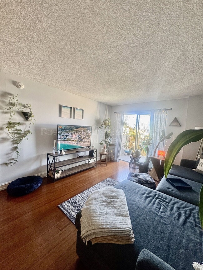 Building Photo - 6545 Indian Creek Dr