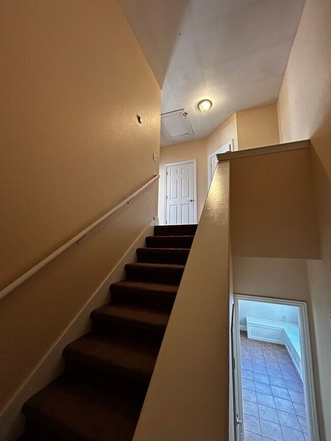 Building Photo - Fayetteville Home in Salem Village Subdivision!