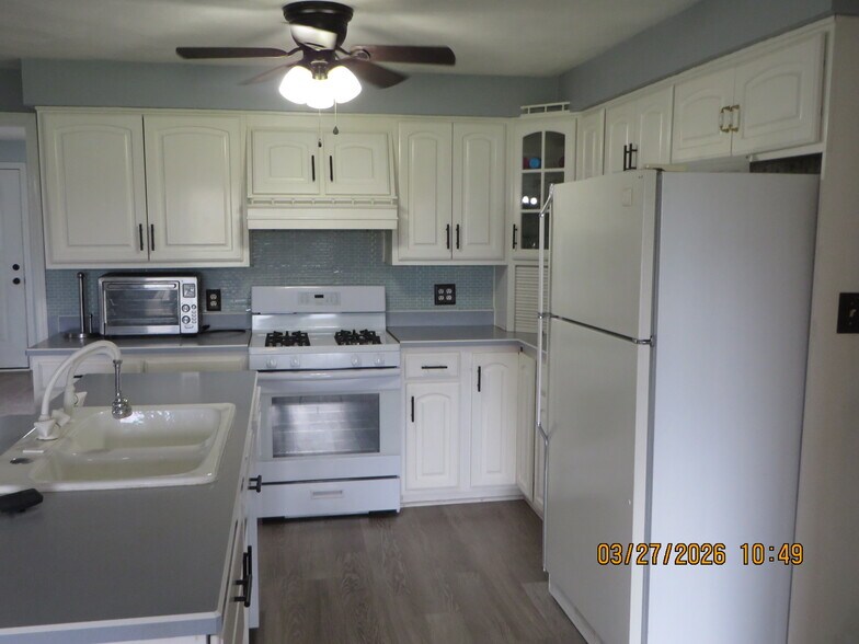 Building Photo - 1348 W 550 S