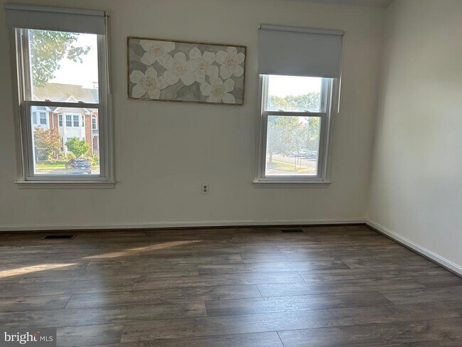 Building Photo - 46706 Bullfinch Square