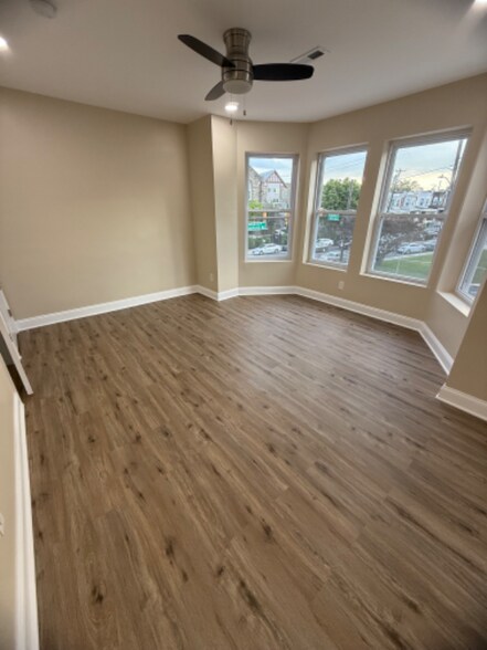 Building Photo - 605 N 64th St