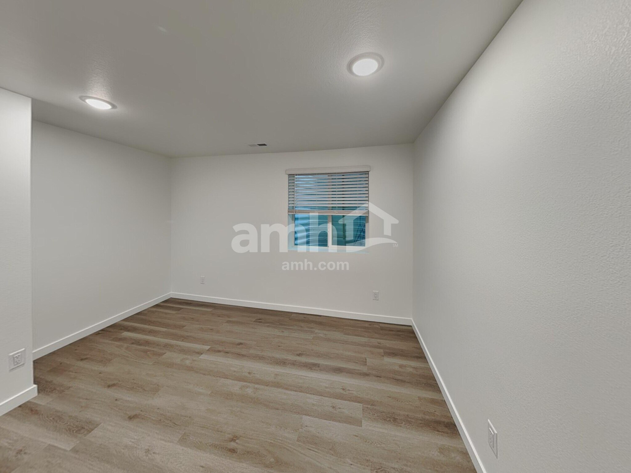 Building Photo - 320 N Addison Way