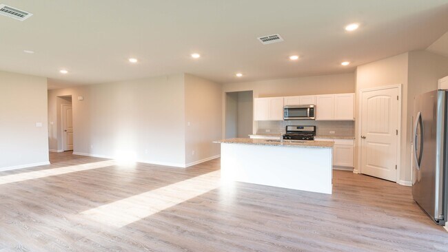 Building Photo - 5388 Greenridge Ln