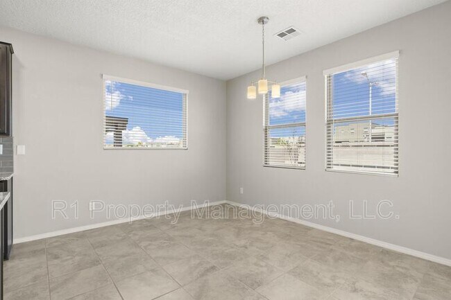 Building Photo - 5643 Linq Place Northeast