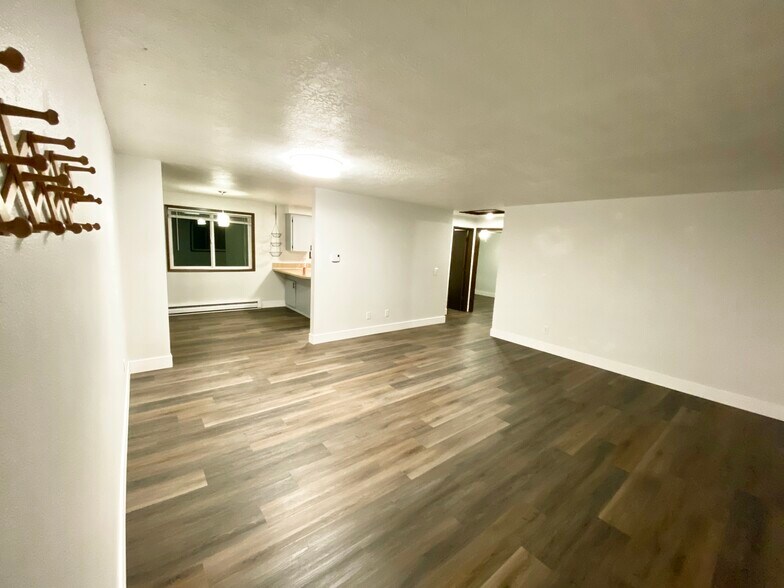 Building Photo - 3238 Lyon St SE