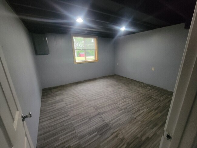 Building Photo - 6128 Fee Fee Rd