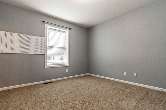 Building Photo - 1316 Elm Creek Dr