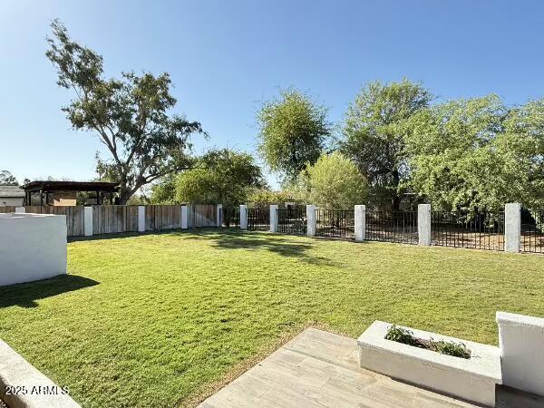 Building Photo - 856 E Village Cir Dr S