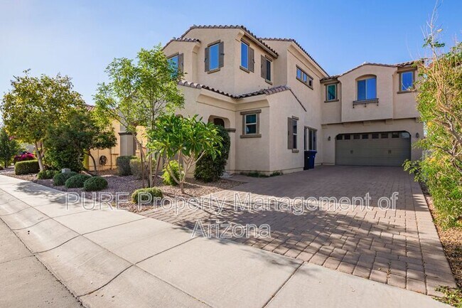 Building Photo - 2902 E Ebony Dr