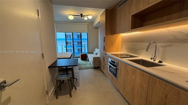 Building Photo - 11 NE 6th St