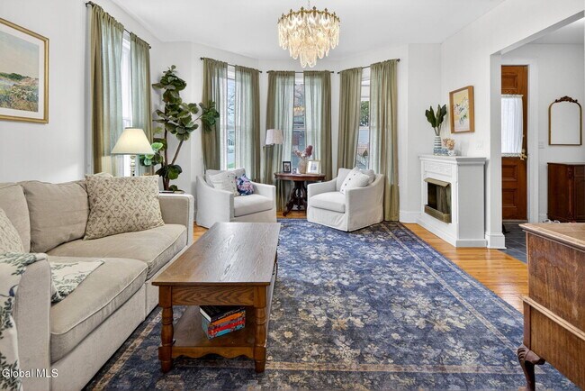 Building Photo - 194 Grand Ave